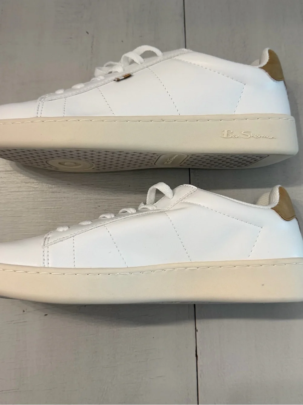 The Original Ben Sherman Men’s Hampton Low Court White & Tan Shoes Sz 9 NWOT